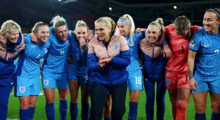 নারী ফুটবলে নারী কোচ বাধ্যতামূলক করল ফিফা